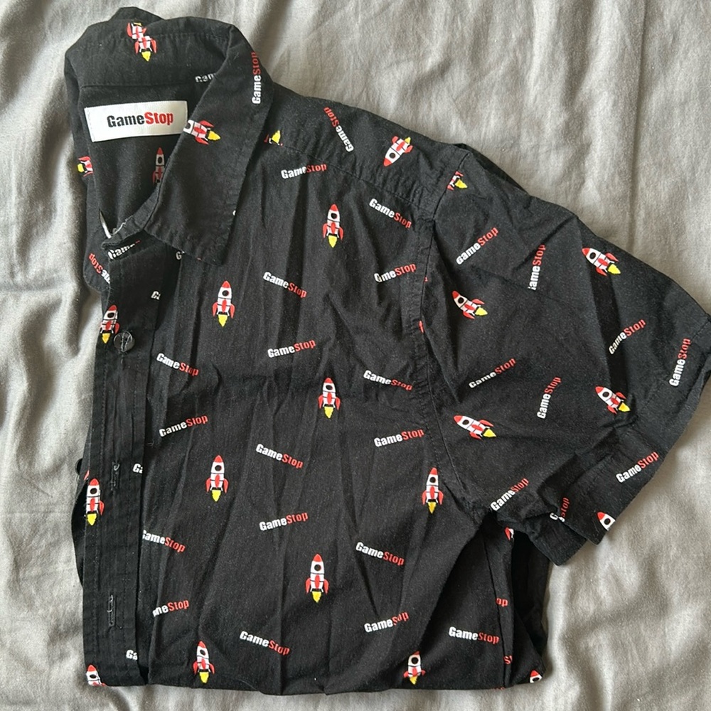 Men’s Medium - Game Stop Collared Shirt